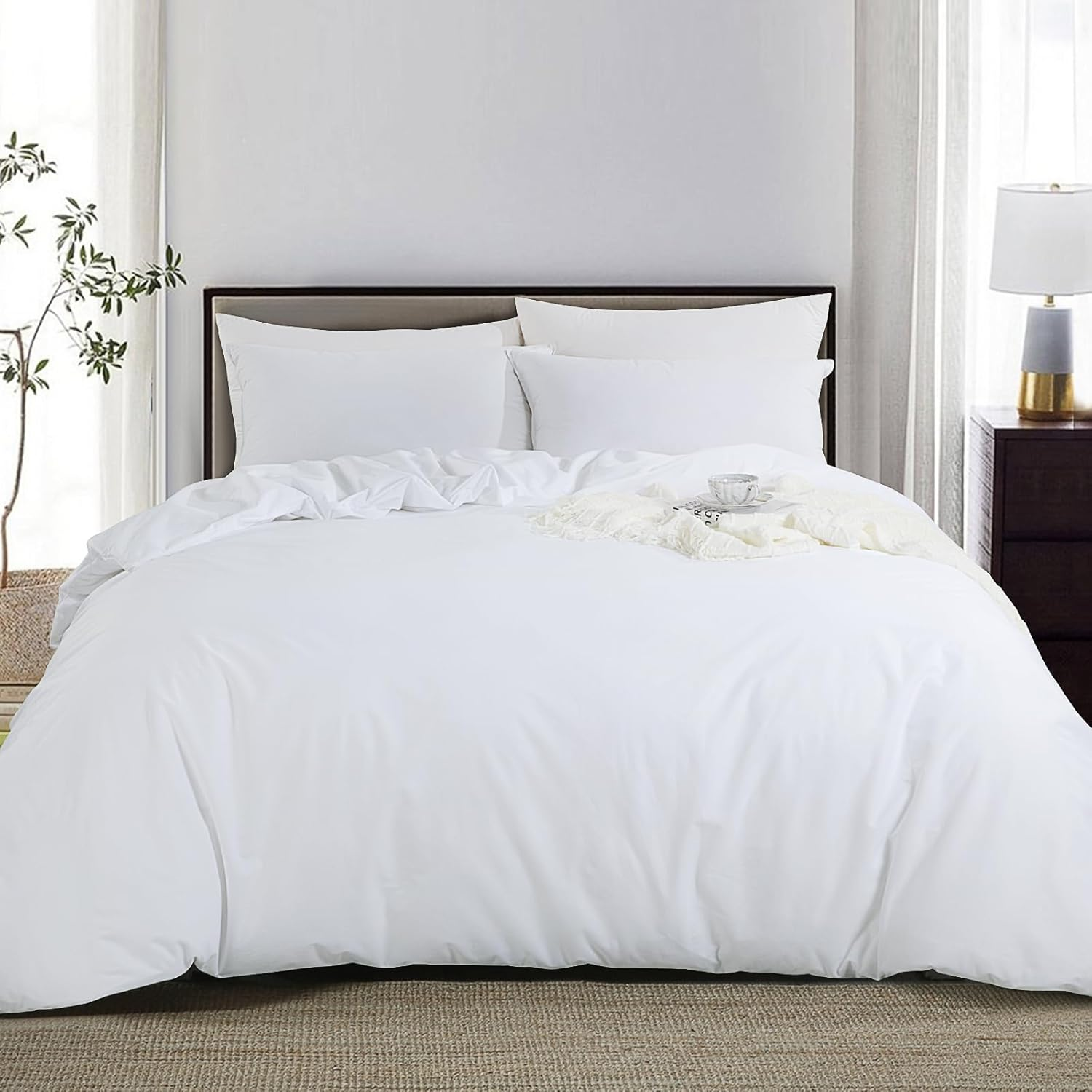 HOMBYS Breathable Waterproof Duvet Cover, Reversible White Queen Size Waterproof Duvet Protector,Moisture Wicking Treatment Comforter Protector with Corner Ties for Pets, Dog, Cat, Kids, Elder