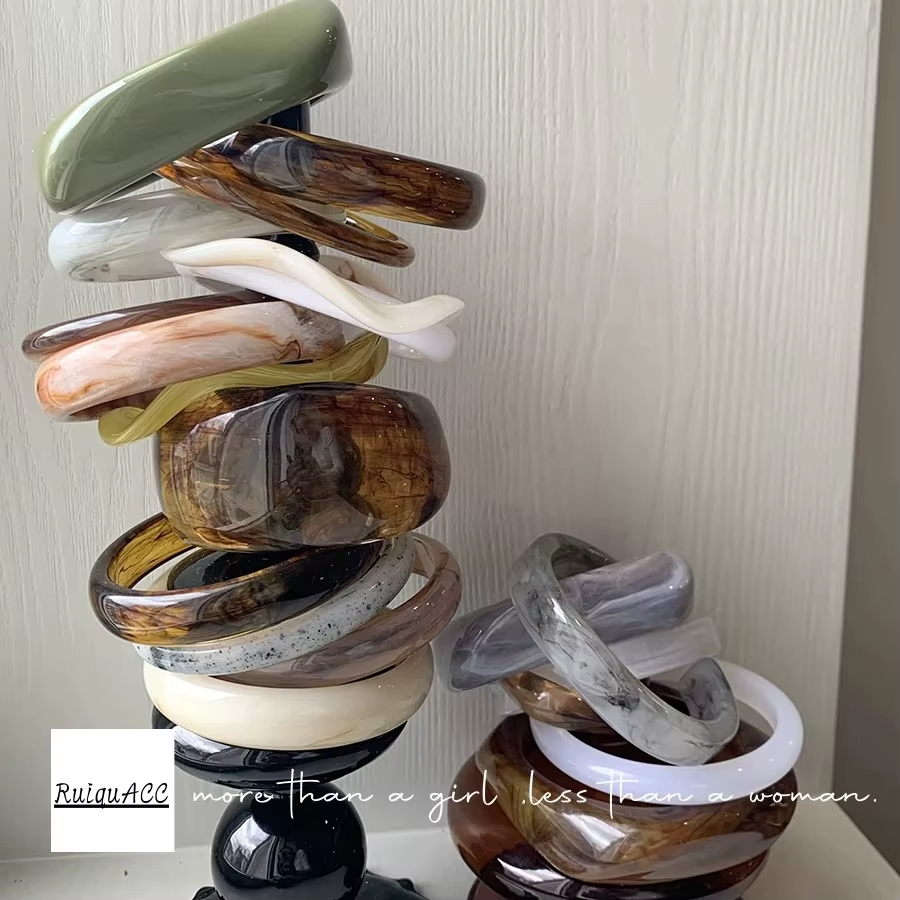 Hot Selling Summer Colorful Wide Edged Chunky Acrylic Bangles Geometric Irregular Large Bangle Bracelet Jewelry for Women Gifts