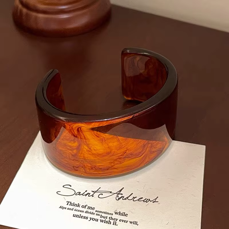 Hot Selling Summer Colorful Wide Edged Chunky Acrylic Bangles Geometric Irregular Large Bangle Bracelet Jewelry for Women Gifts