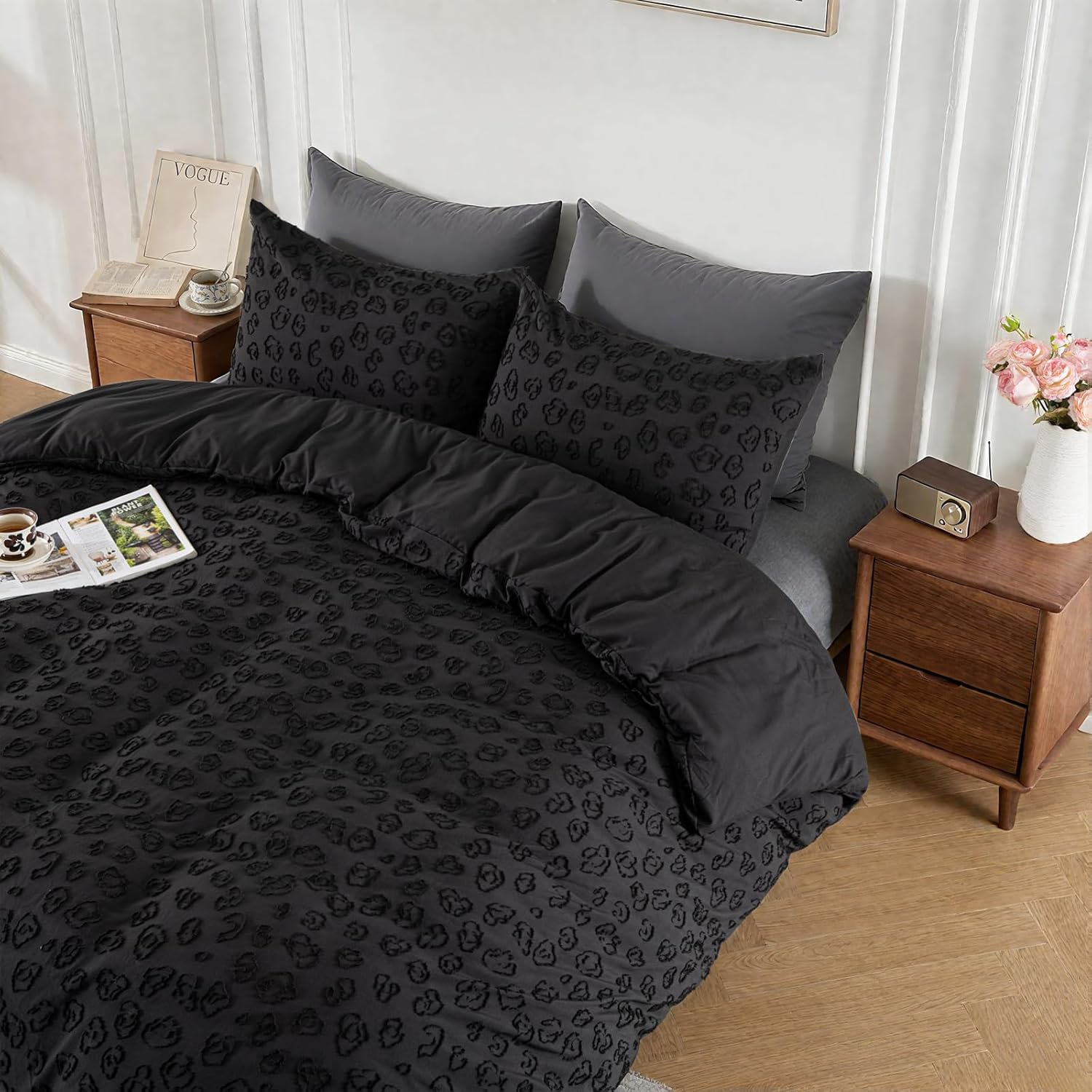 Tufted Duvet Cover Set Queen Size, Soft and Washed Microfiber Duvet Cover with Button Closure & 2 Pillowcases for All Seasons, Lightweight Leopard Print Textured (Black,90