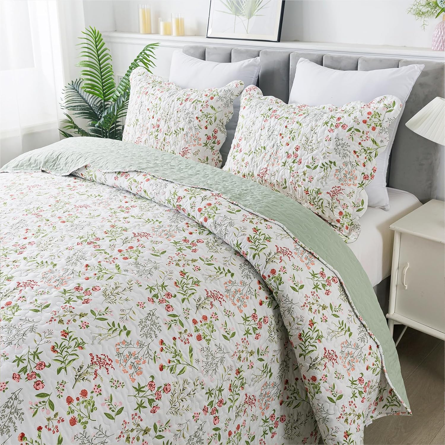 3-Piece Quilt Set Quilted Bedspread Lightweight Coverlet Set Garden Style Floral Printed Oversized Quilted Bedding Set with Shams for All Season, Flower Sea, Queen Size