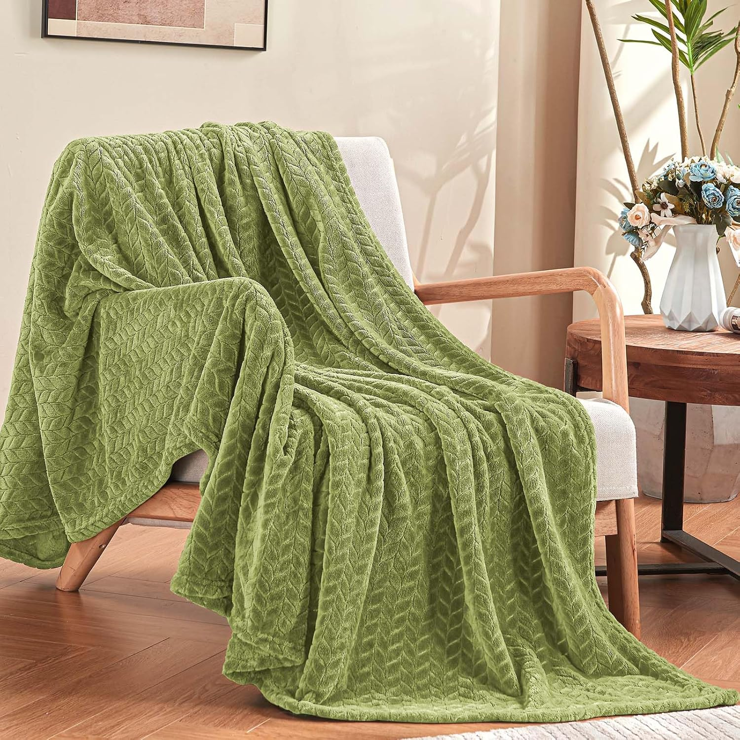 Inhand Sage Green Fleece Throw Blanket for Couch, Super Soft Flannel Blanket, Lightweight Fuzzy Blankets Sofa Bed Office, Washable Cozy Plush Fleece Blankets&Throw for All Season(50X60 Inches)