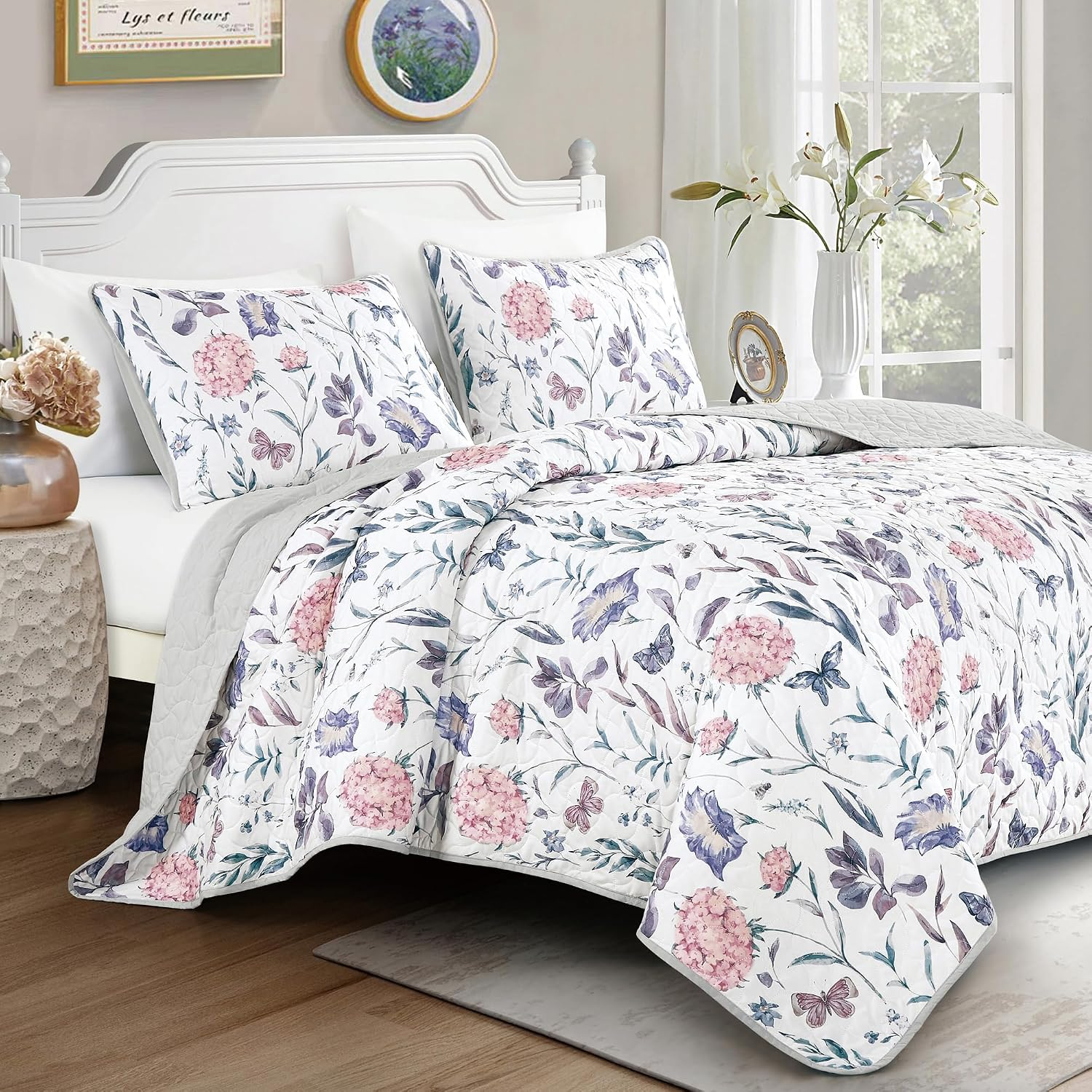 Luxury 3-Piece Floral Butterfly Bedspread Set, Purple and Pink Flowers, Lightweight Microfiber Quilt with Shams, Queen/King (Queen)