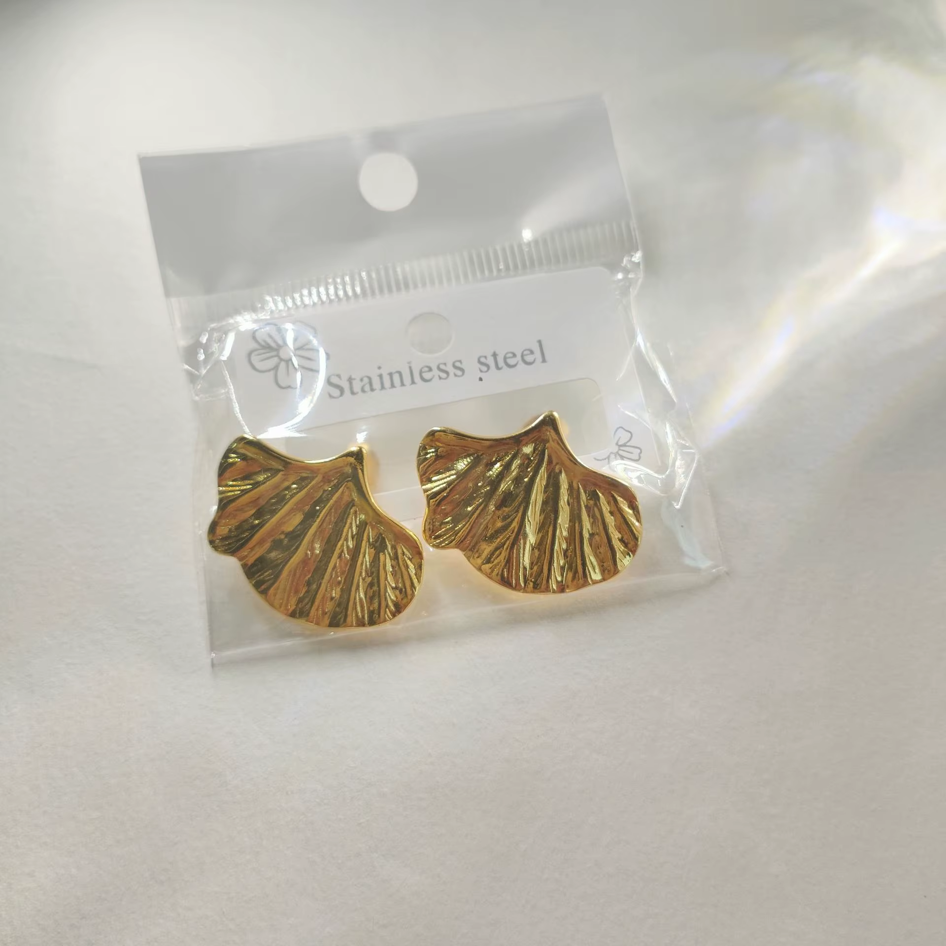 MW Stainless Steel Simple and Fashionable Gold-Plated Explosive Elegant Luxurious Non Fading Wholesale Earrings Flower Geometric