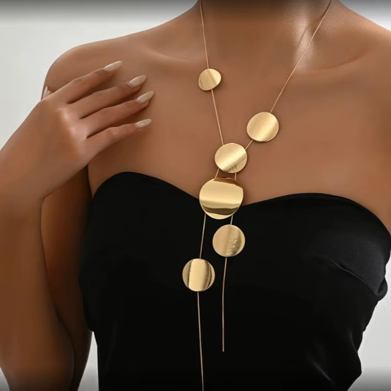 Fashion Temperament Large Round Piece Long Necklace Women's Personality Simple Collarbone Chain