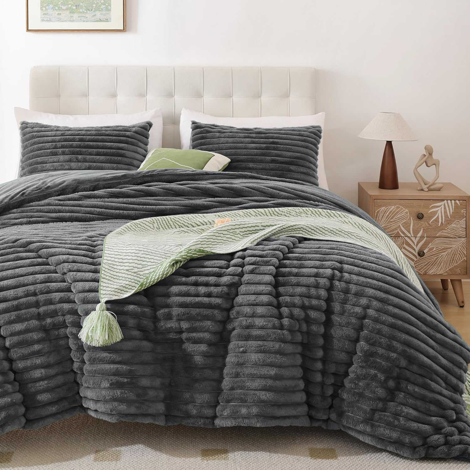 Fluffy Queen Comforter Set 3 Pieces - Dark Grey Fleece Fluffy Comforter Set, Luxury Fuzzy Queen Bedding Set, Soft Warm Bed Set All Season, Heavy Faux Fur Comforter with 2 Pillow Cases