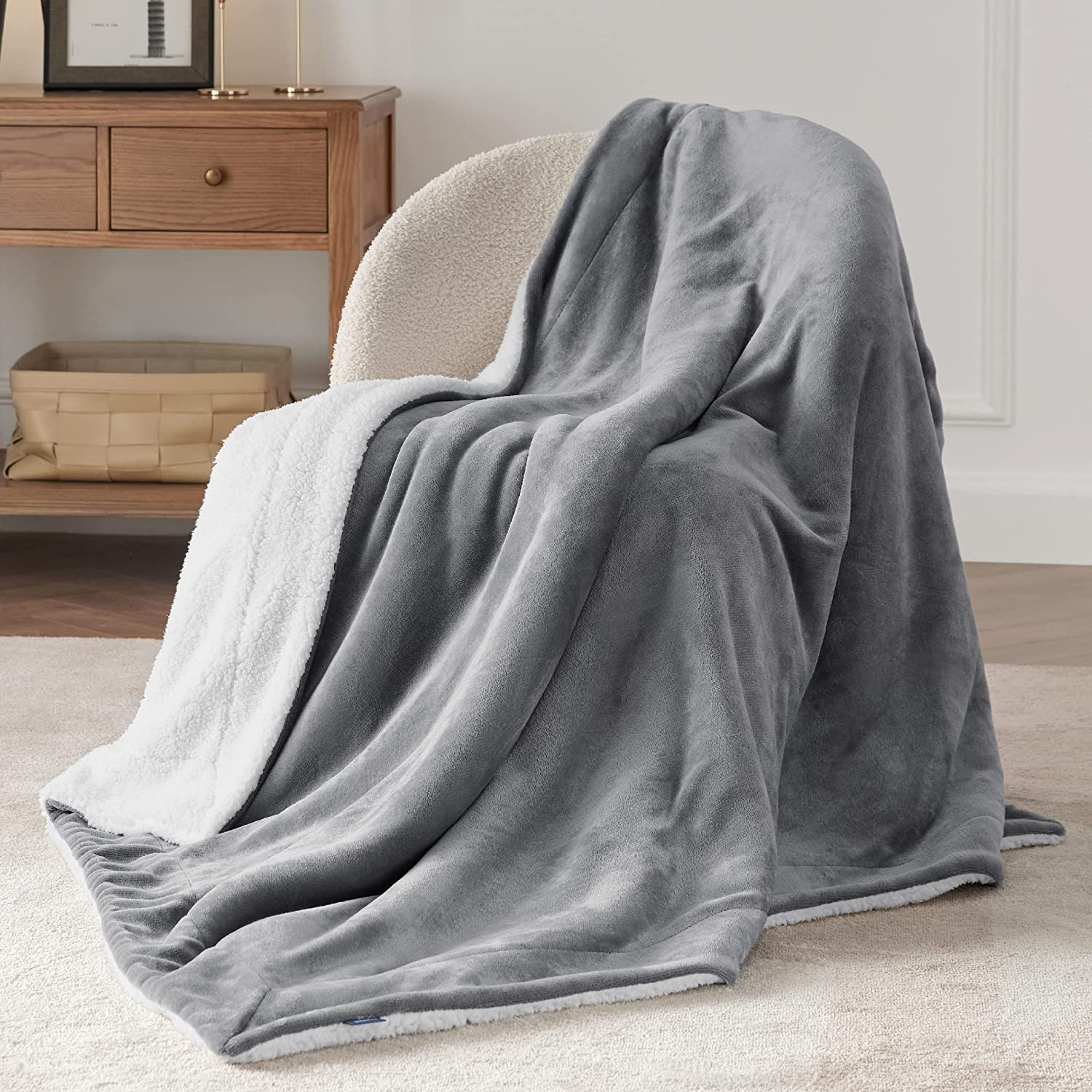 Bedsure Sherpa Fleece Throw Blanket Twin Size for Couch - Thick and Warm Blan... - Picture 5 of 16