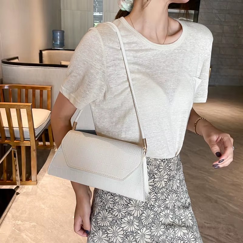 Wholesale Famous Luxury Shoulder Underarm Bag Fashion Cloud Purse Ladies Fashion Clutch Handbag