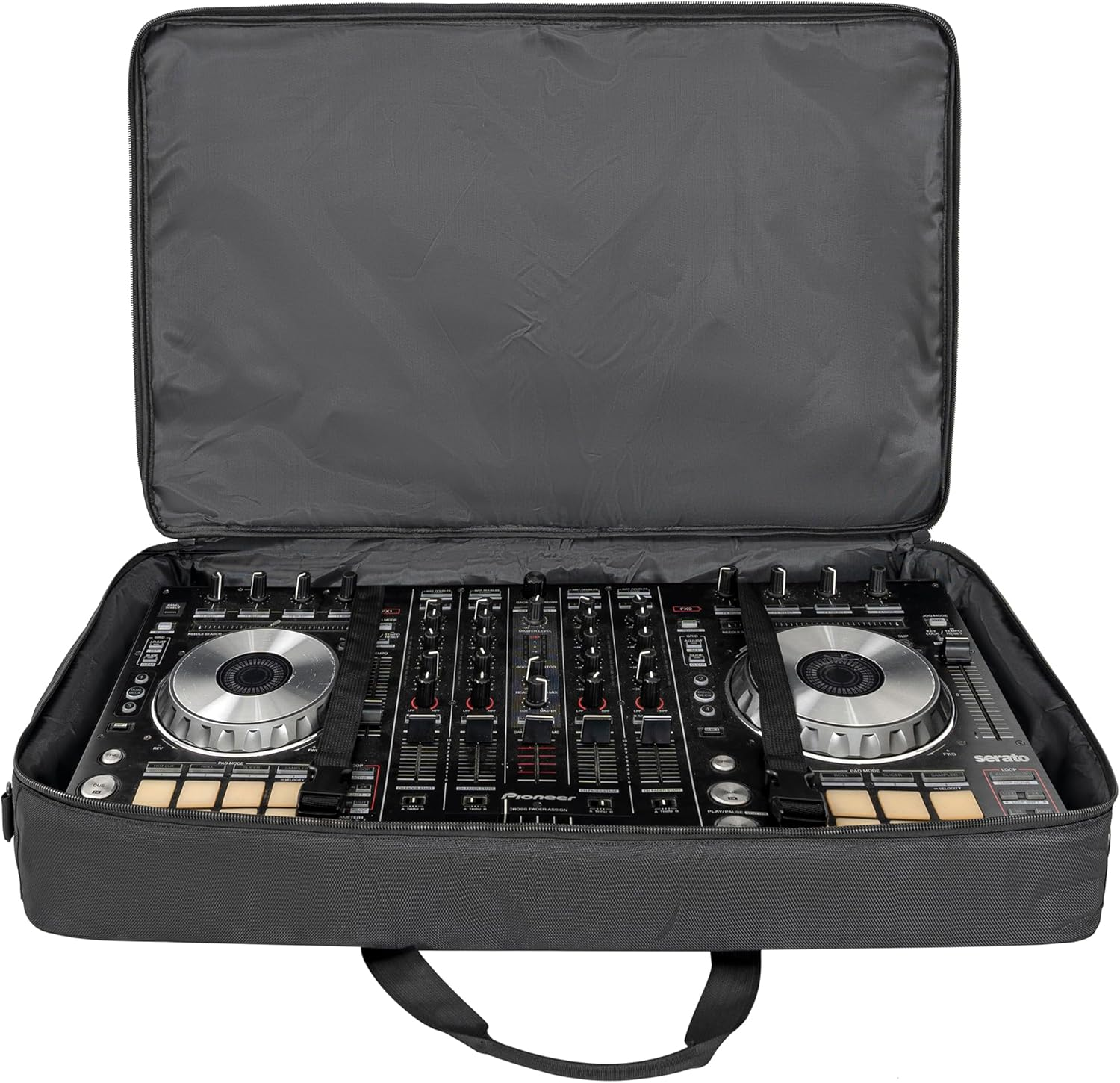 5M5A5827-with-gear-pioneer-dj-