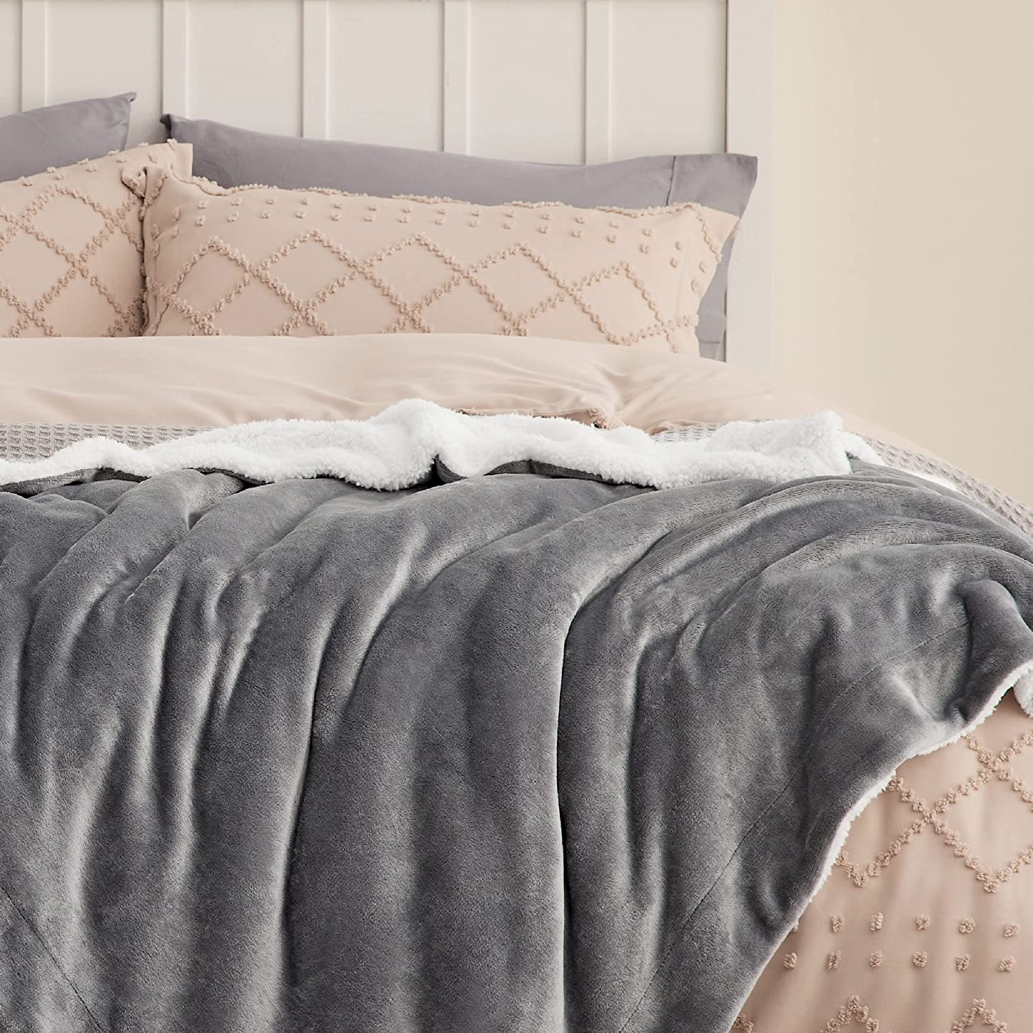 Bedsure Sherpa Fleece Throw Blanket Twin Size for Couch - Thick and Warm Blan... - Picture 6 of 16