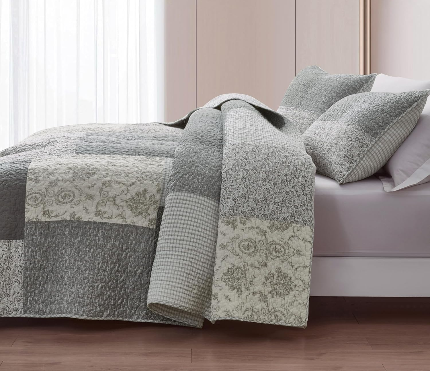 Cooper 3-Piece Muted Gray White Ivory Floral Plaid Patchwork Quilt Set - Pre-Washed Cotton Quilted Lightweight Reversible Bedspread for All Seasons, Super King 128X110