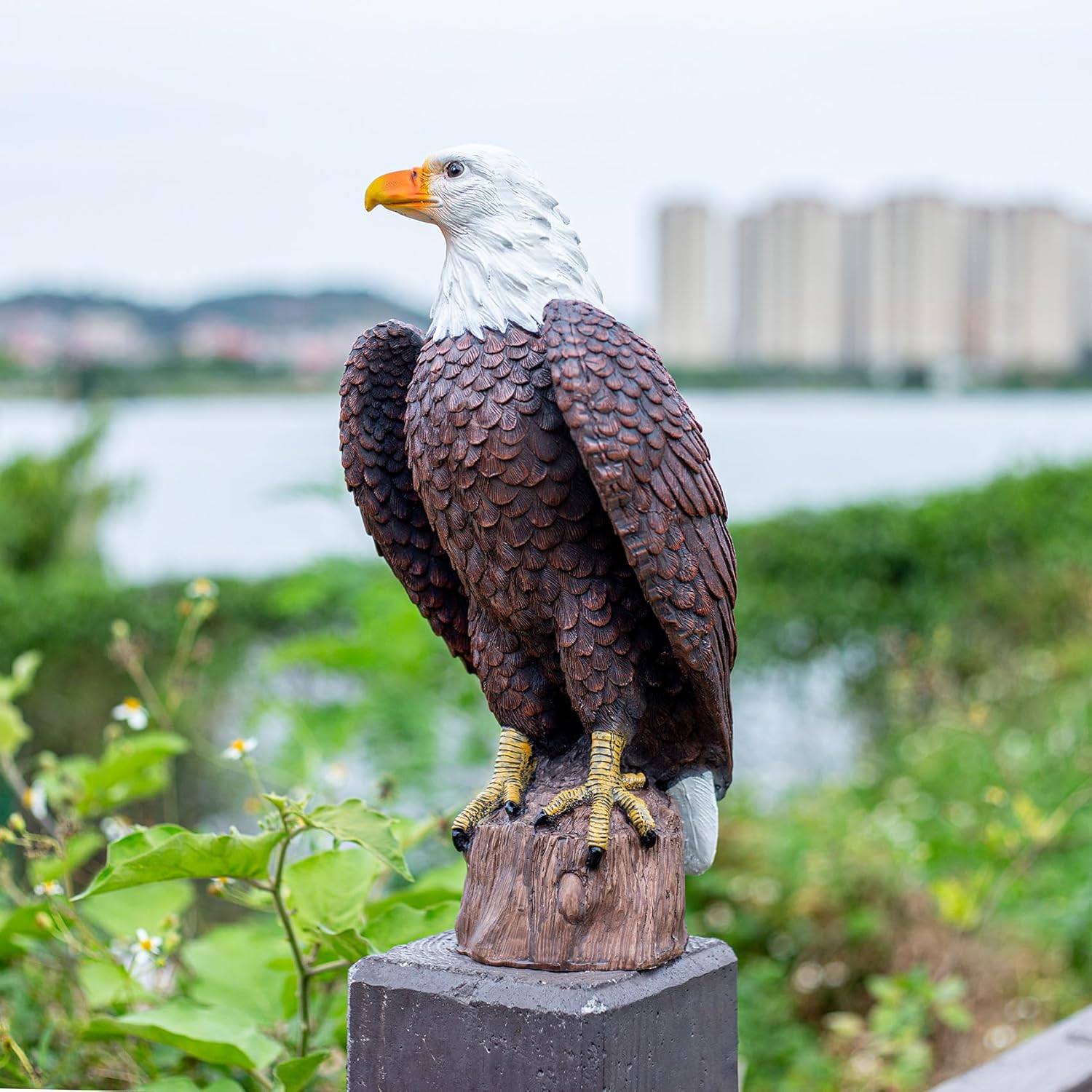 H:15.7In Outdoor Great Eagle Sculpture Garden Decoration Hand-Painted Bald Eagle Decoration - Bald Eagle Statue, Majestic American Indoor/Outdoor American Office, Courtyard Decoration