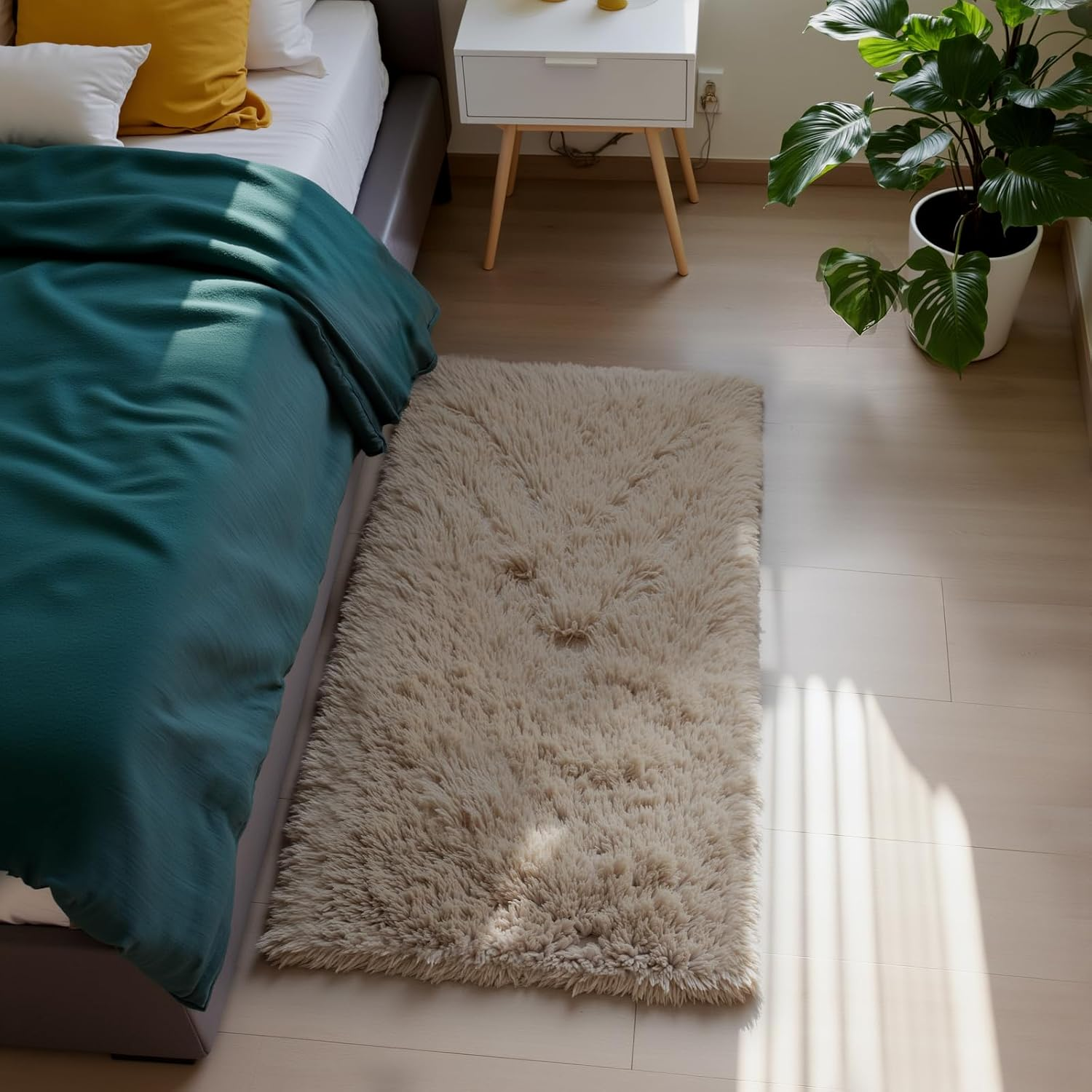 Fluffy Rug Shaggy Area Rug, Beige 2x4 Area Rugs for Bedroom, Small Bedside Rug, Soft Fluffy Shaggy Entryway Throw Rugs for Living Room Bedroom Kids Room Home Decor