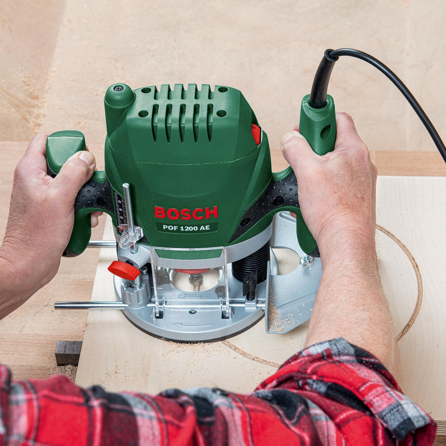 Bosch Home & Garden 1200W Electric Plunge Router with 8mm Bit, Parallel Guide... - Picture 5 of 11