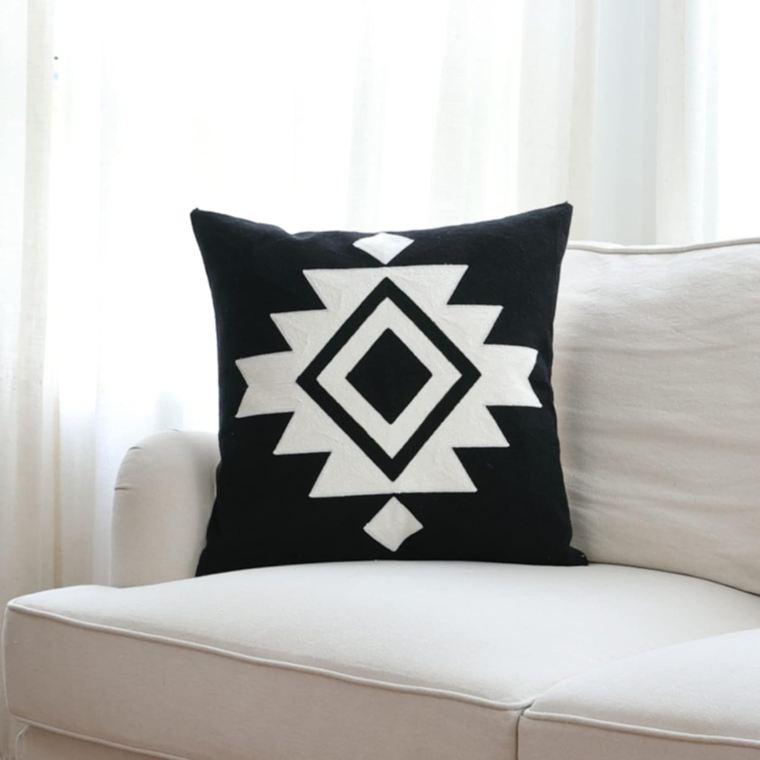 IKATYARN Black White Aztec Southwestern Throw Pillow Cover, Boho Tribal