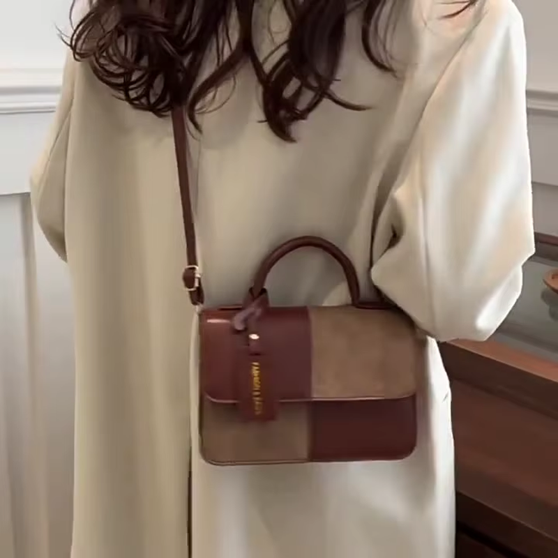 ALL0186 Winter Fashionable Portable Single-Shoulderbag for Women Niche Design Small Square Bag with Polyester Lining