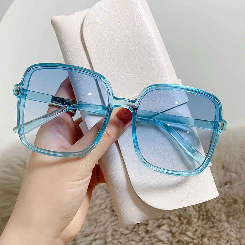 Vintage Oversized Square Sunglasses 2025 Women Fashion Gradient Outdoor Shades Retro Female Luxury Brand Design Eyewear