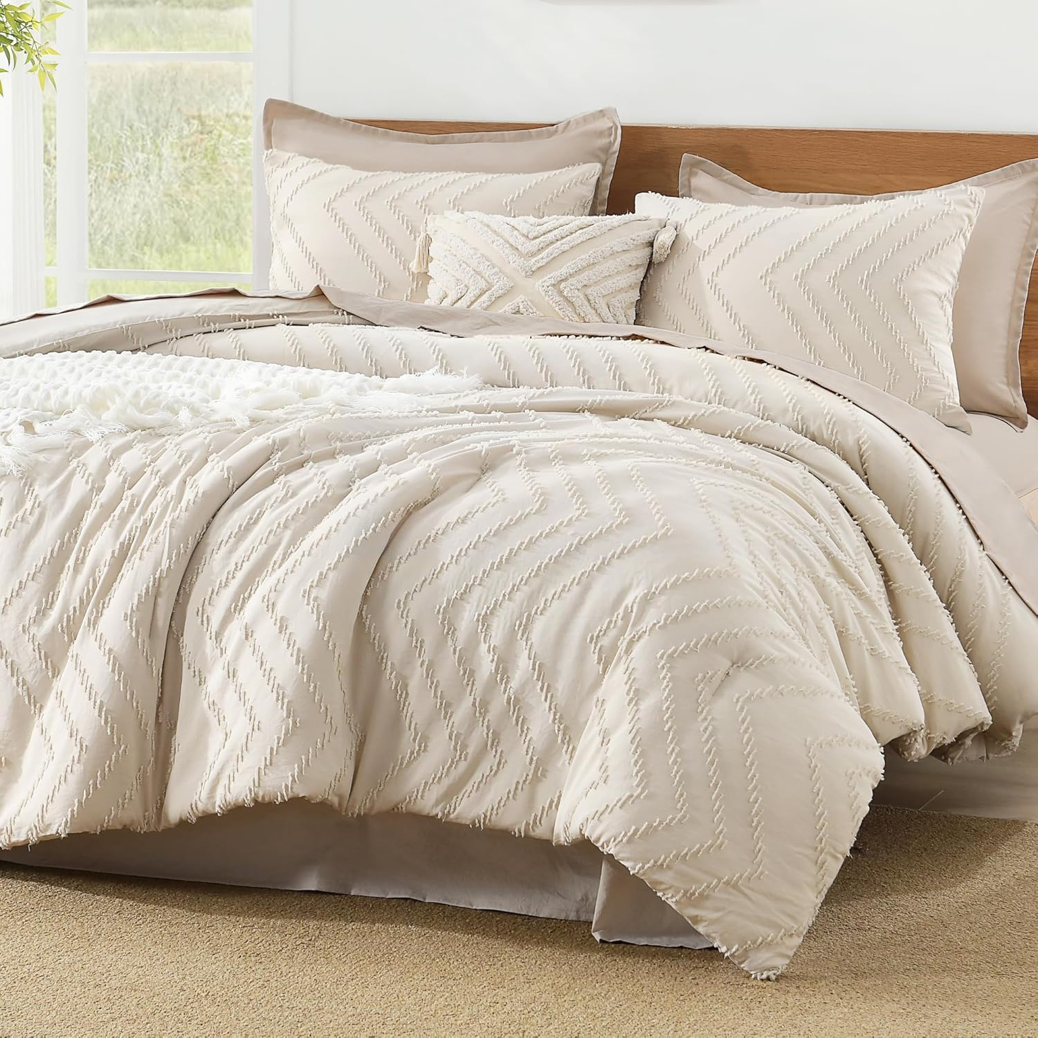 Litanika California King Comforter Set Beige, 3 Pieces Cal King Oversized King Chevron Tufted Boho Bedding Comforter Sets, Fluffy Bed Set (104X96In Comforter & 3 Pillowcases)