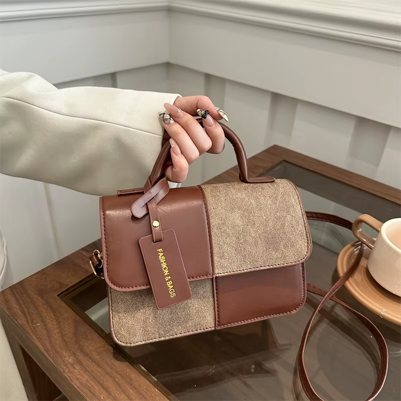 ALL0186 Winter Fashionable Portable Single-Shoulderbag for Women Niche Design Small Square Bag with Polyester Lining