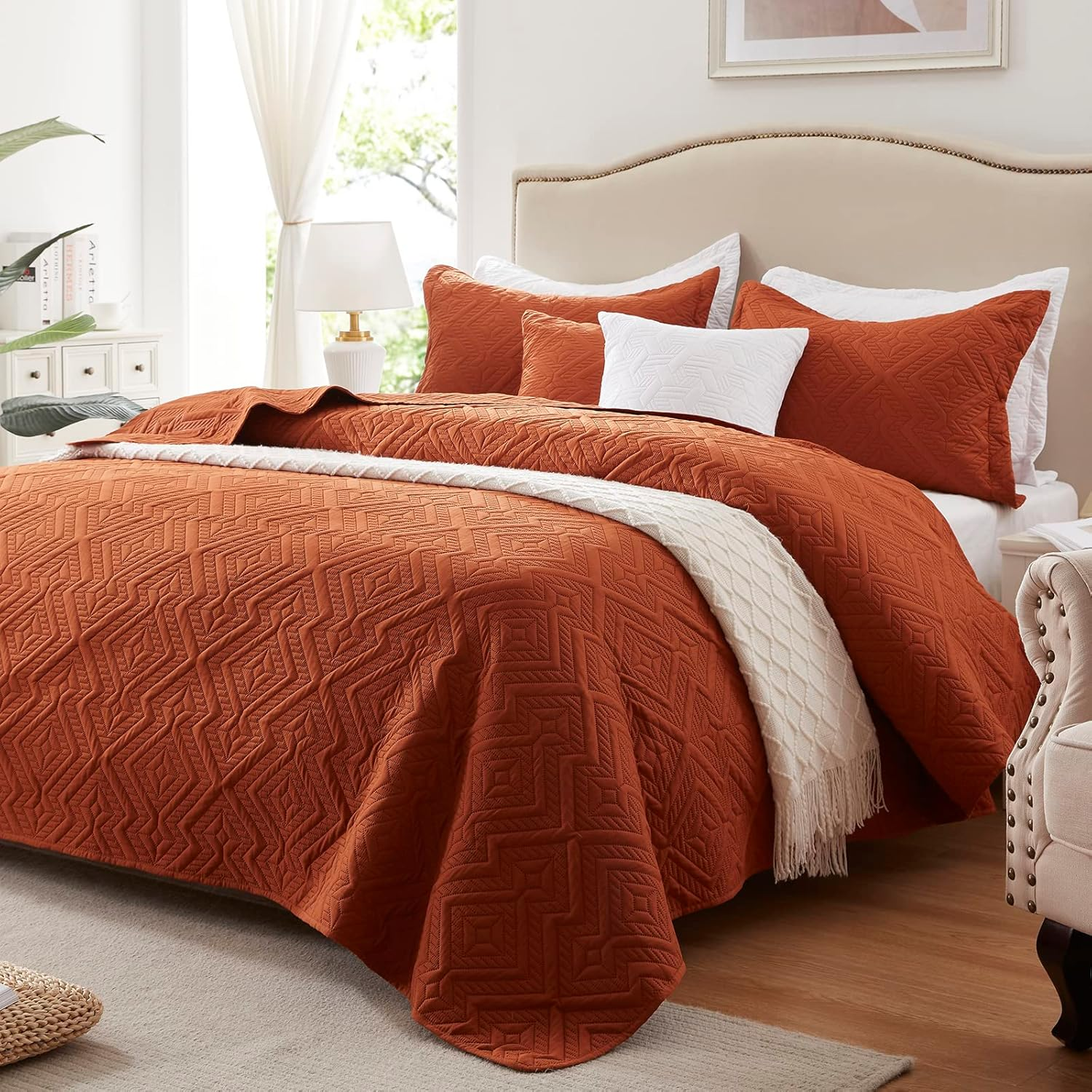 Quilt Set King Size 3 Pieces, Lightweight Burnt Orange/Rust Bedspread-98''X106'', Soft Microfiber Summer Quilt, Luxurious Warm Coverlet Set for All Seasons (Includes 1 Quilt, 2 Shams)