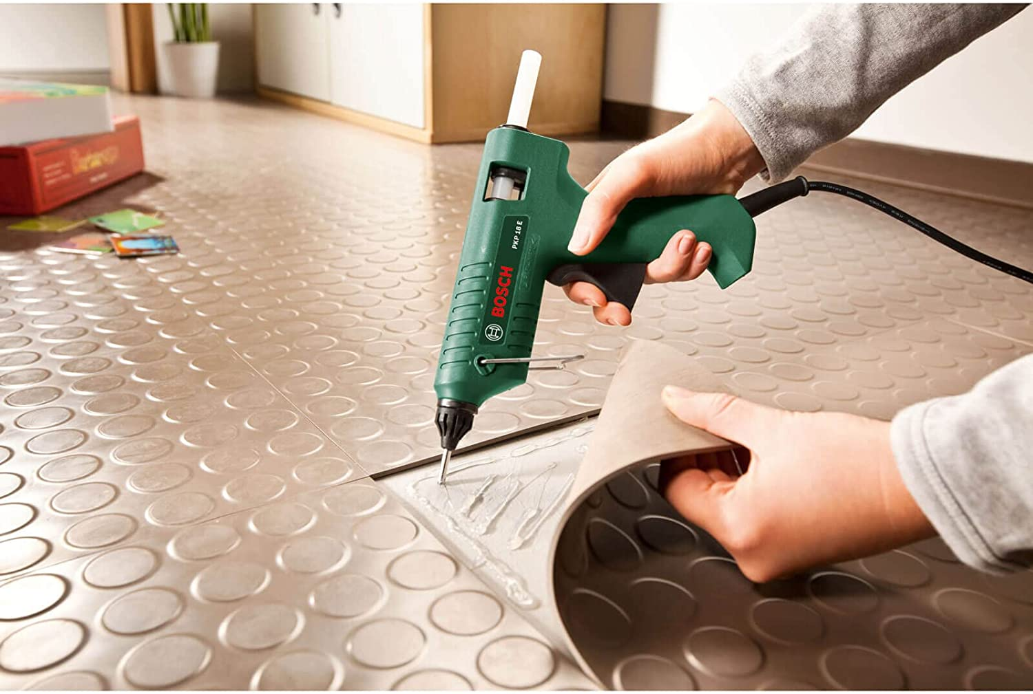 Bosch 200W Electric Hot Glue Gun with 1 x 11mm Glue Stick, For Craft, DIY, Re... - Picture 8 of 13