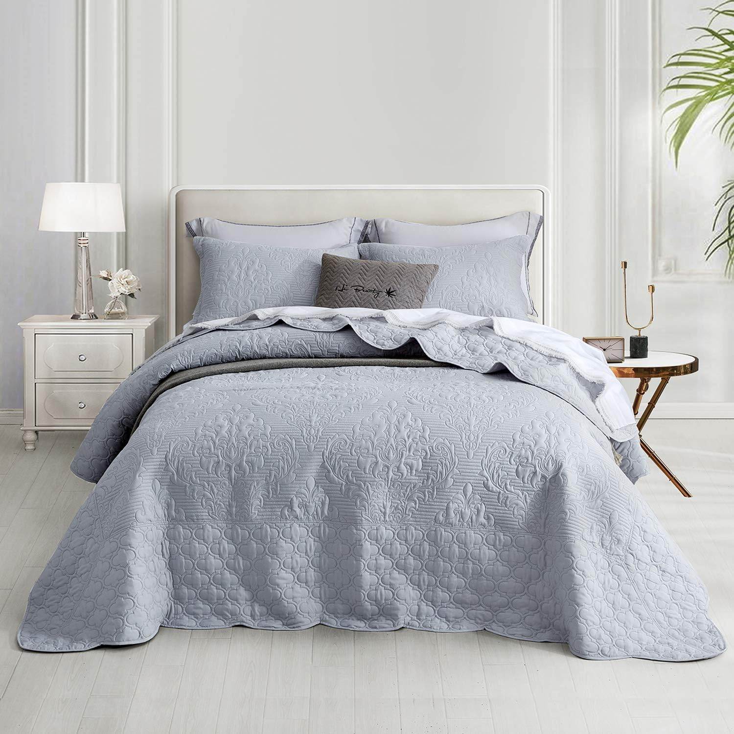 CHIXIN Oversized Bedspread Coverlet Set King Size - Lightweight Bedding Cover - Ultrasonic Quilting - 4 Piece Reversible Bedspread - Elegant Damask Paisley Pattern (King, Light Grey)
