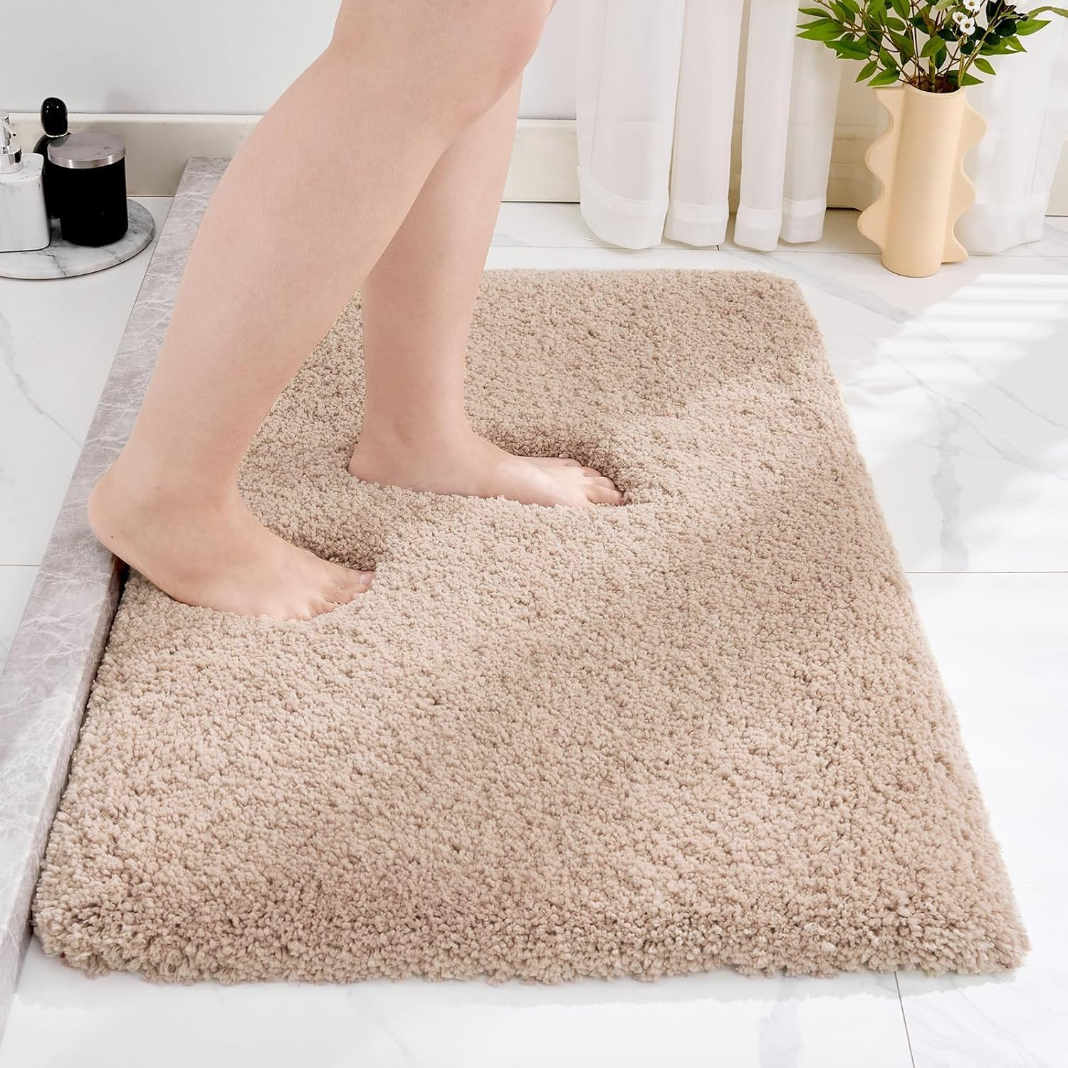 Beige Bathroom Rug 17X24 - Non-Slip Plush Small Bath Mat, Highly Absorbent & Ultra Soft Fluffy Floor Mat, Machine Washable for Shower and Tub