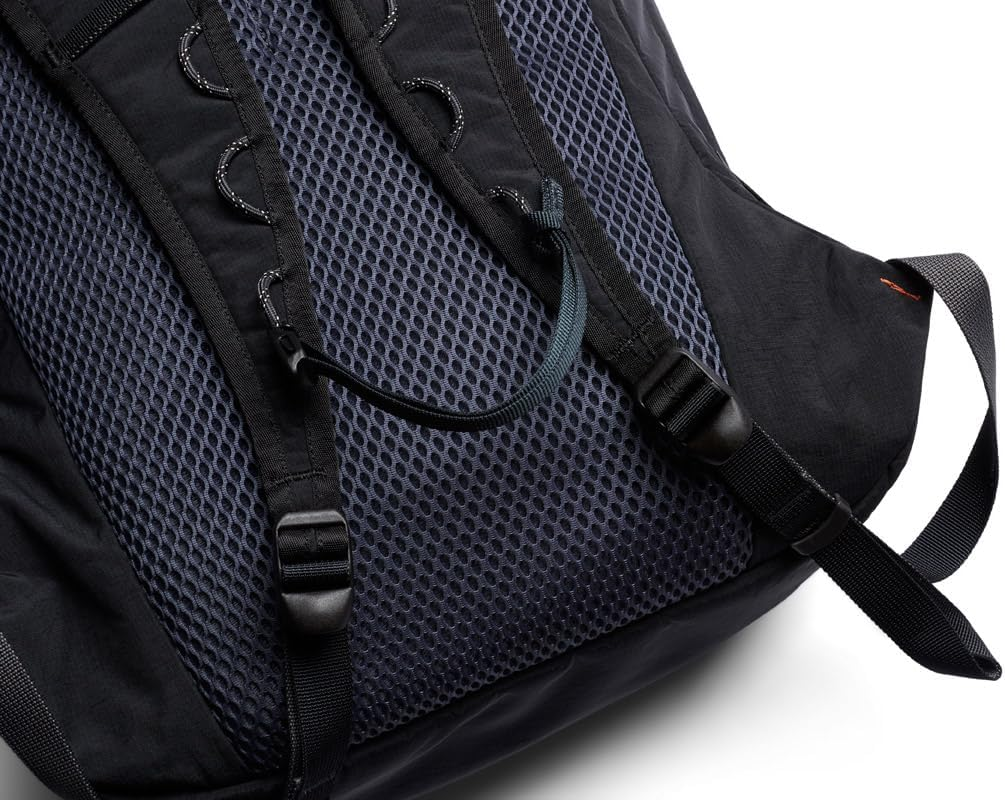 Bellroy Lite Daypack (lightweight performance backpack) - Picture 5 of 14